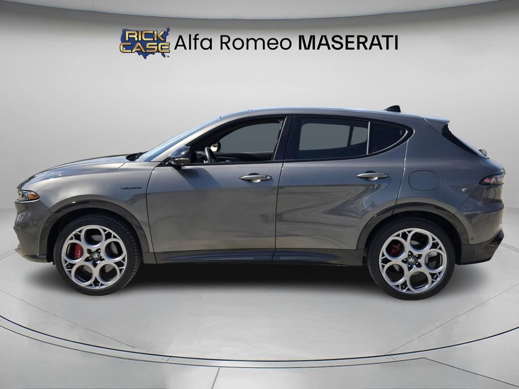 Used 2024 Alfa Romeo Tonale Veloce w/ Active Assist Package AWD/4WD image 3