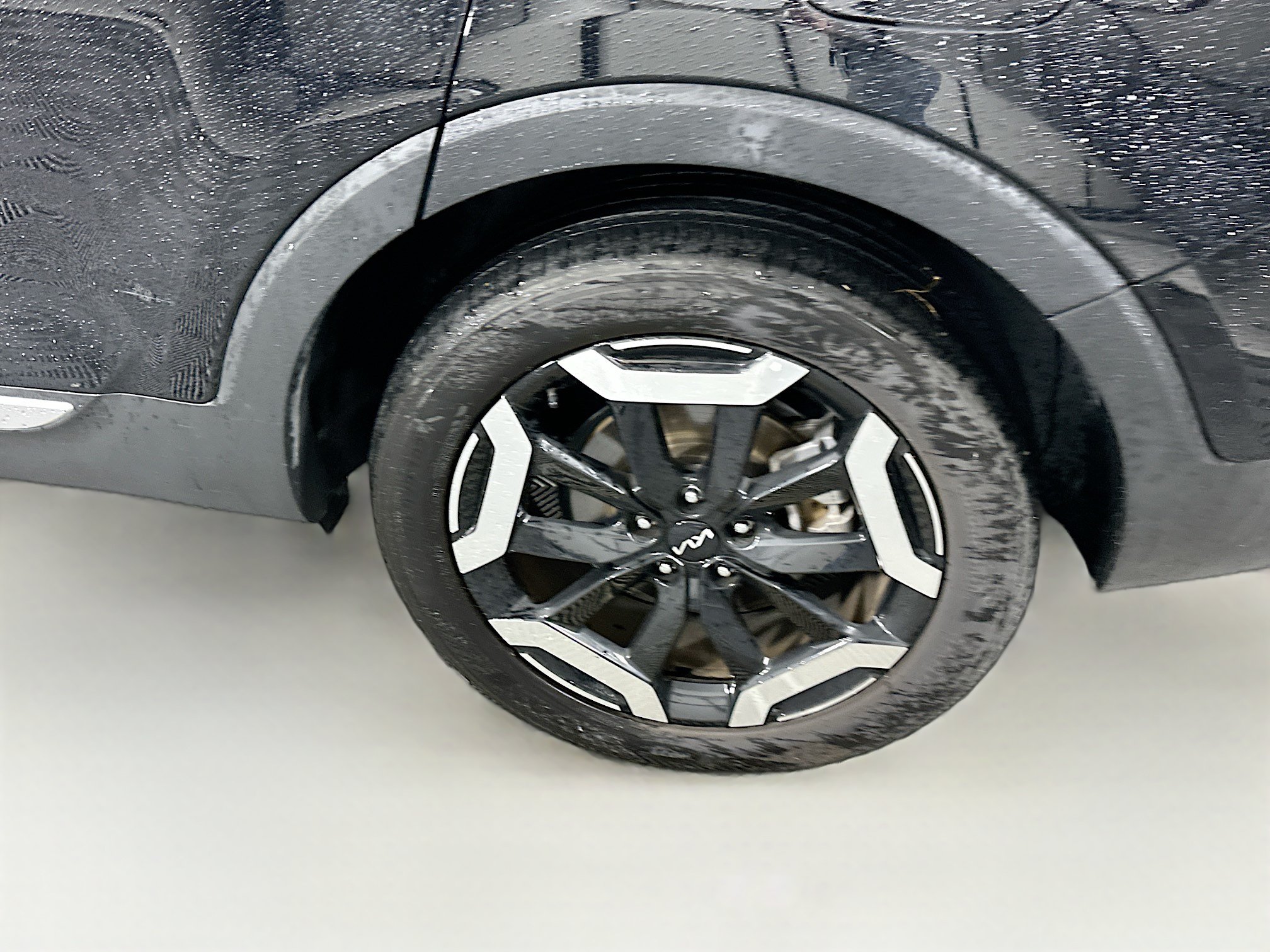 Used 2025 Kia Telluride S FWD image 11