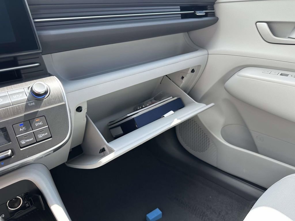 New 2026 Hyundai Kona SEL Sport AWD/4WD image 17