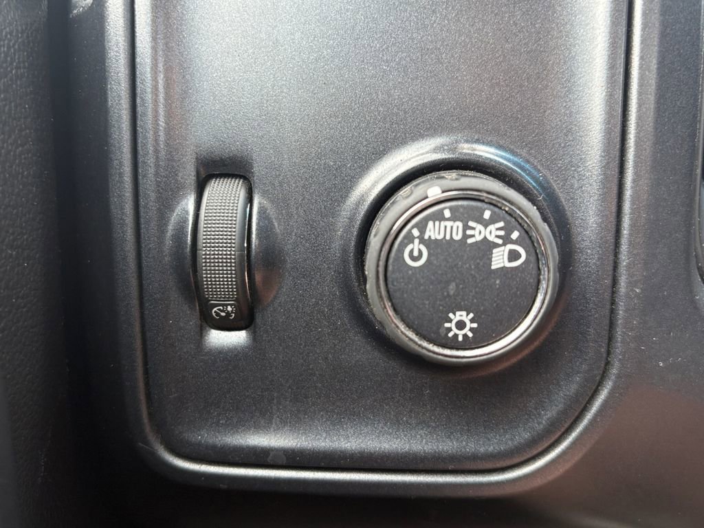 Used 2017 Chevrolet Silverado 3500 W/T RWD image 2