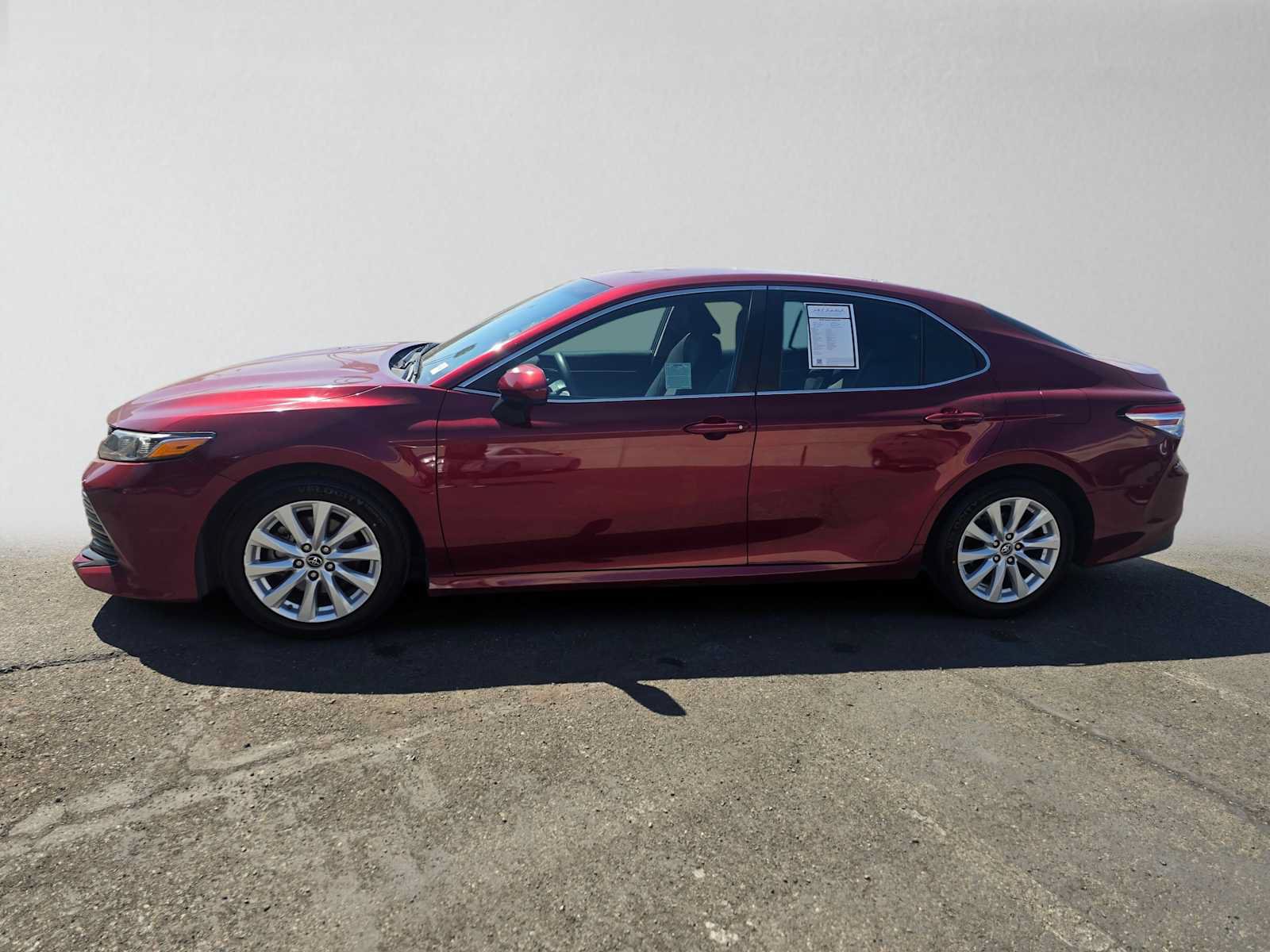 Used 2018 Toyota Camry LE FWD image 6