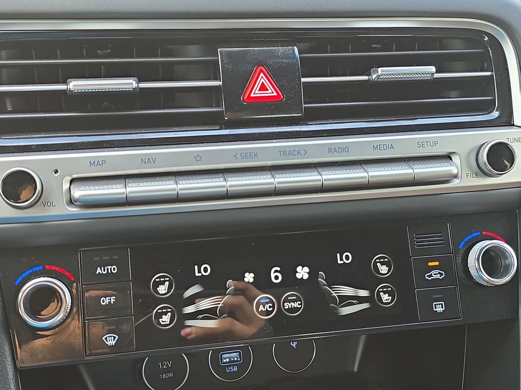 Used 2025 Genesis G70 2.5T w/ Sport Prestige Package image 23