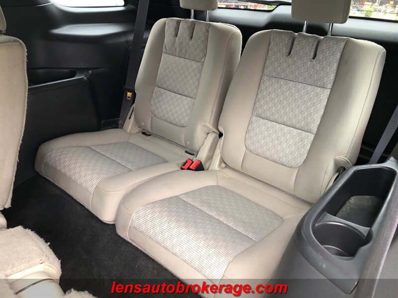Used 2015 Ford Explorer XLT FWD image 18