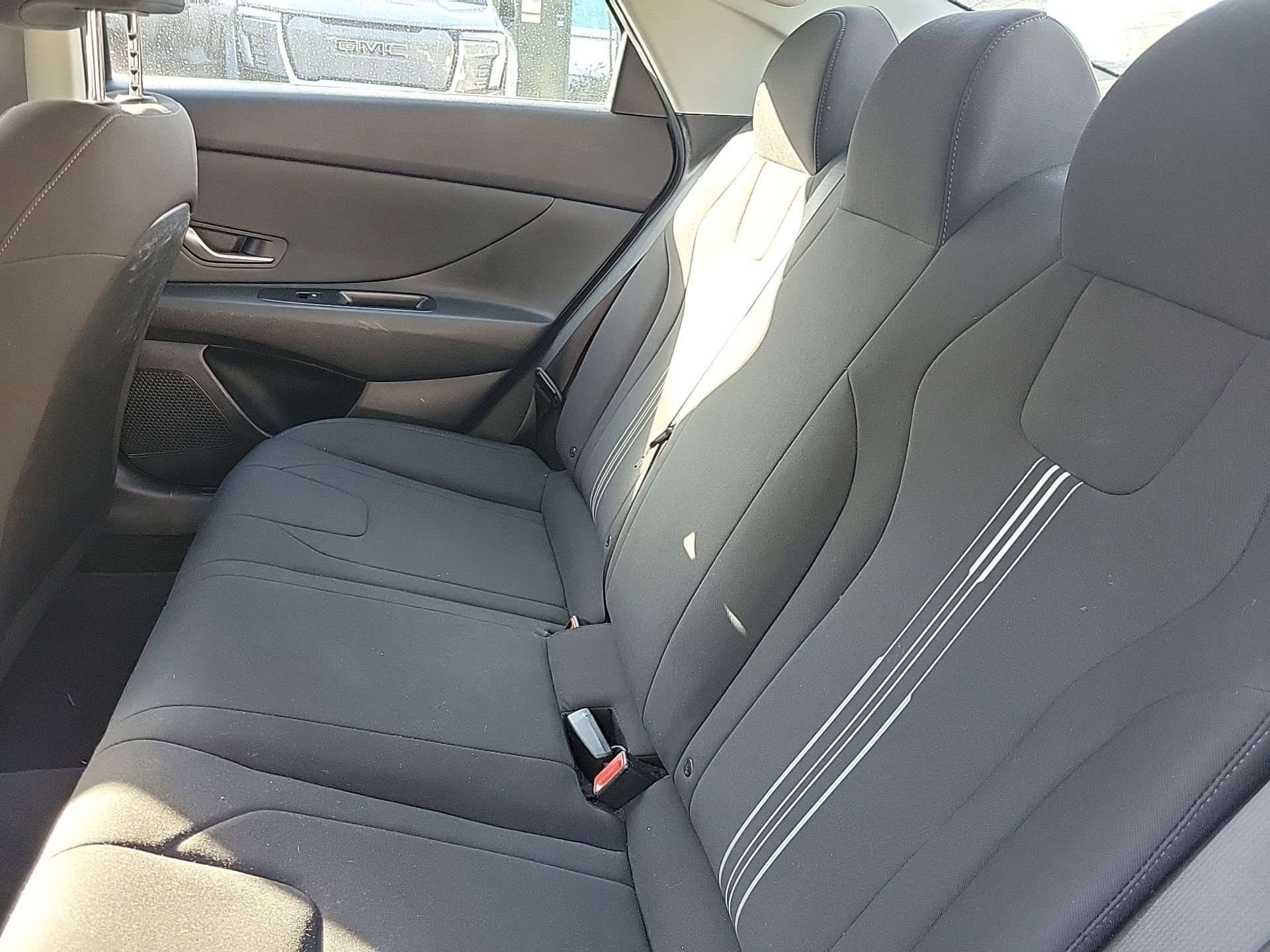 Used 2023 Hyundai Elantra SEL w/ Convenience Package image 16