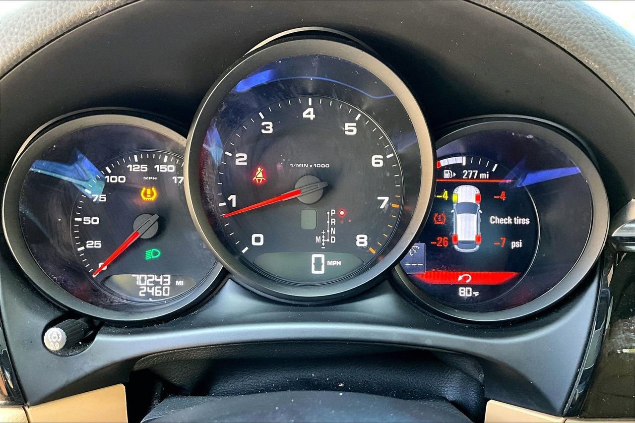 Used 2018 Porsche Macan Sport Edition image 12