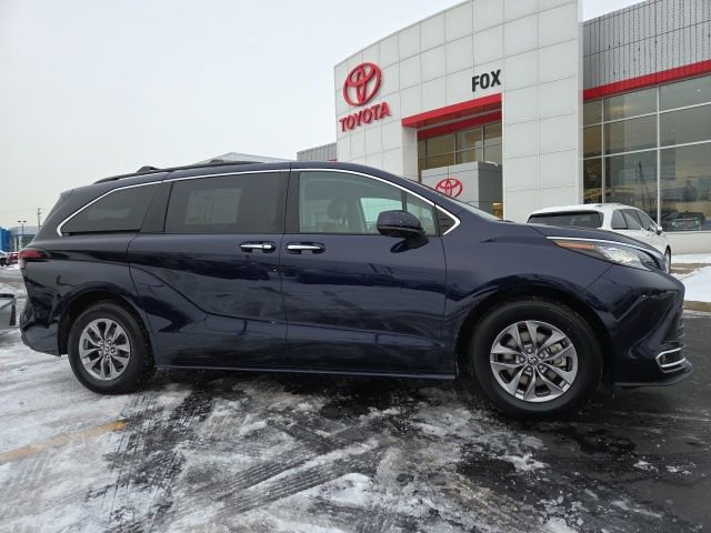 Used 2022 Toyota Sienna XLE