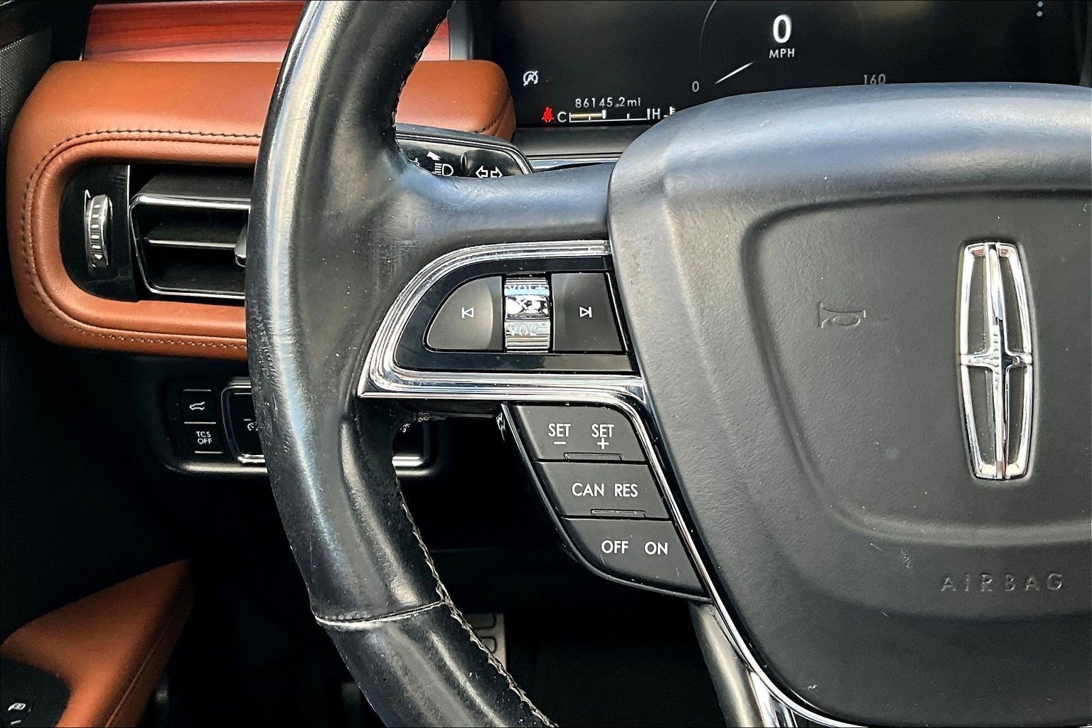 Used 2023 Lincoln Nautilus Reserve AWD/4WD image 11