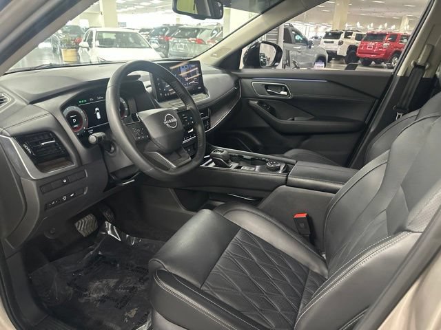 Used 2025 Nissan Rogue Platinum AWD/4WD image 9