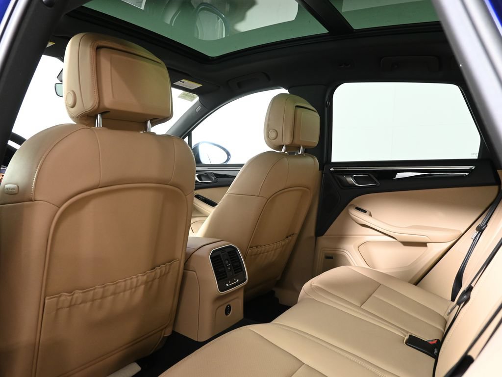 New 2026 Porsche Macan AWD/4WD image 37