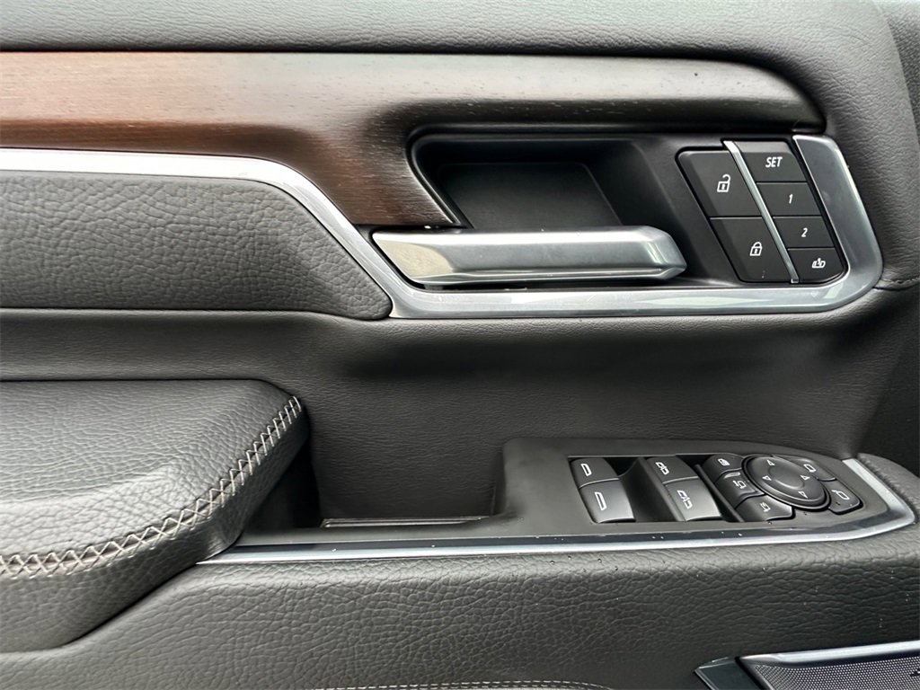 Used 2025 GMC Sierra 2500 Denali image 11