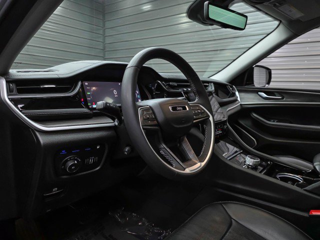 Used 2022 Jeep Grand Cherokee Limited 4xe w/ Luxury Tech Group II AWD/4WD image 10