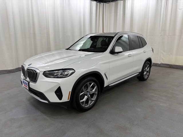 Used 2024 BMW X3 xDrive30i AWD/4WD image 2