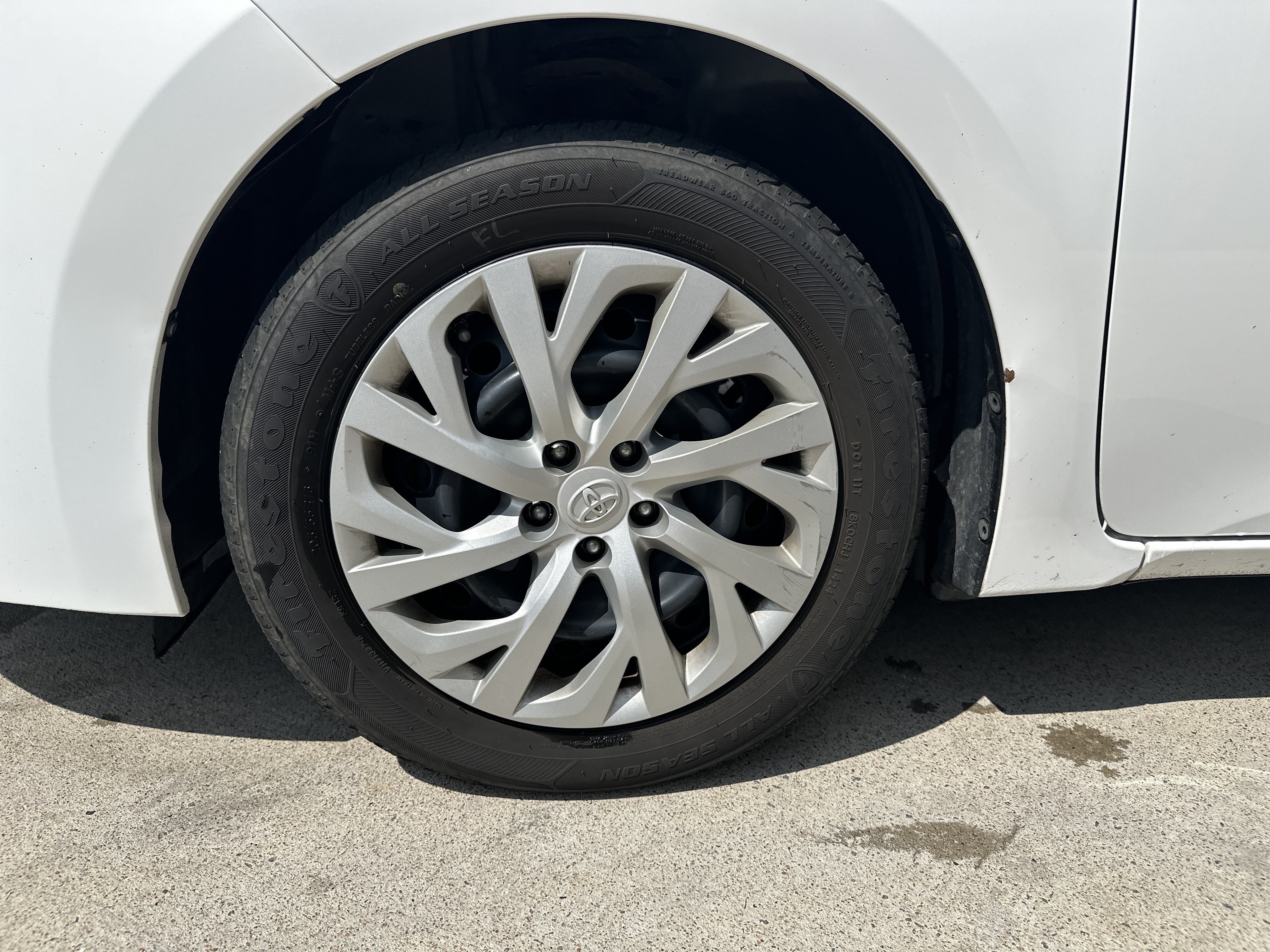 Used 2017 Toyota Corolla LE FWD image 32