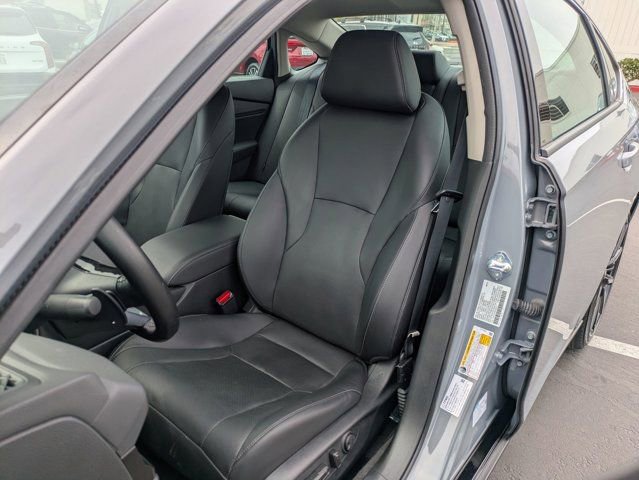 Used 2023 Honda Accord Touring image 11