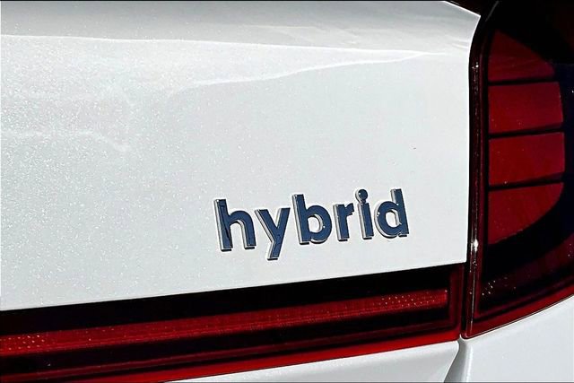 Used 2023 Hyundai Sonata Limited w/ Winter Weather Package FWD image 23