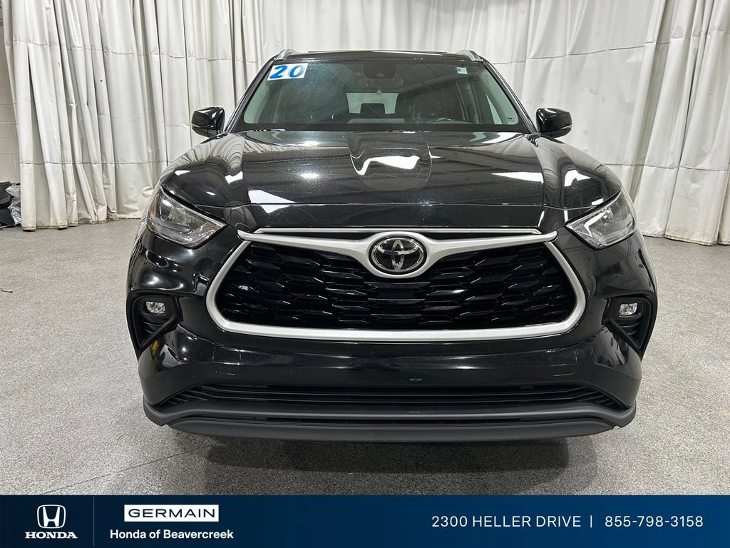 Used 2020 Toyota Highlander XLE AWD/4WD image 3