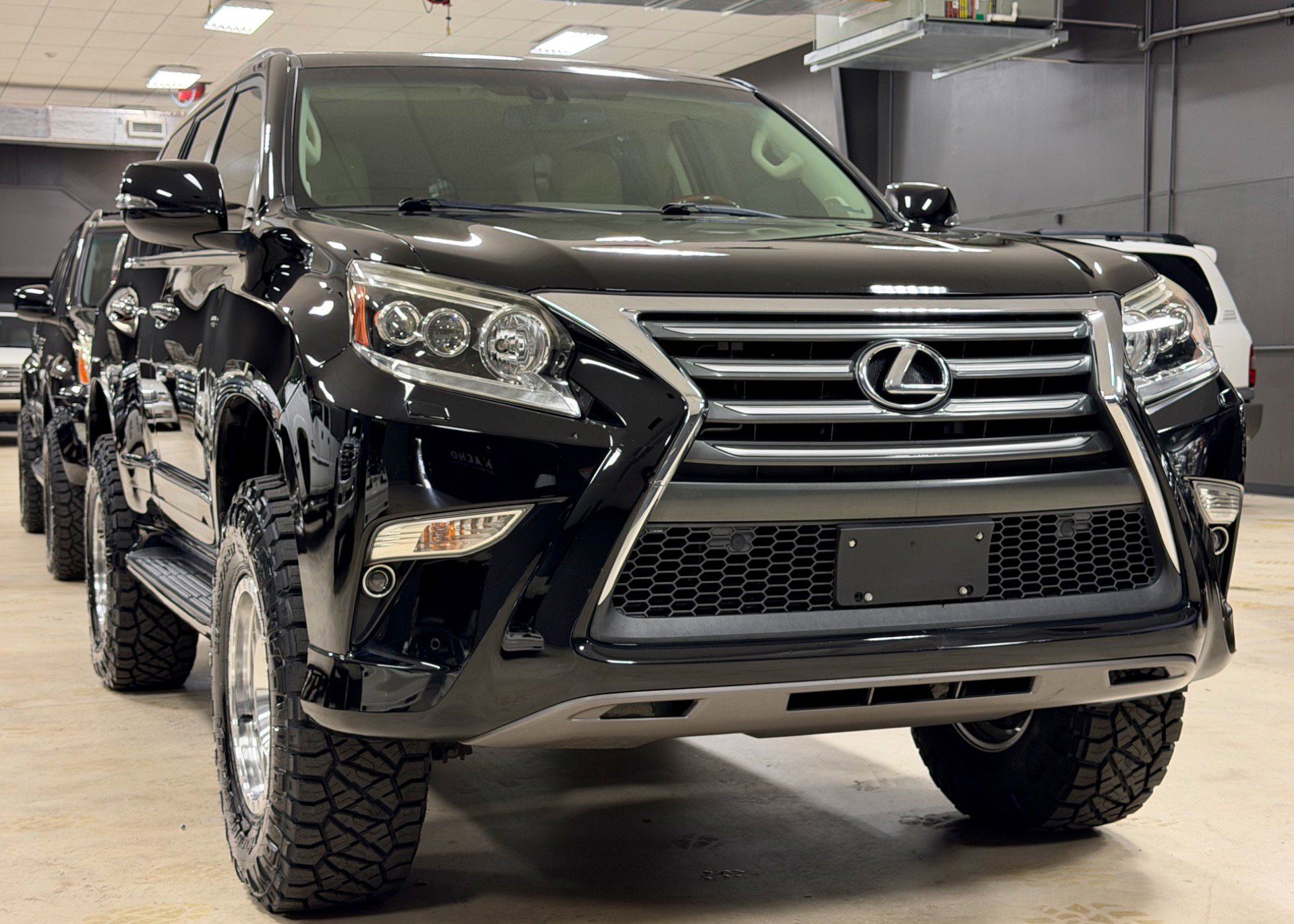 Used 2015 Lexus GX 460 w/ Premium Package AWD/4WD image 6