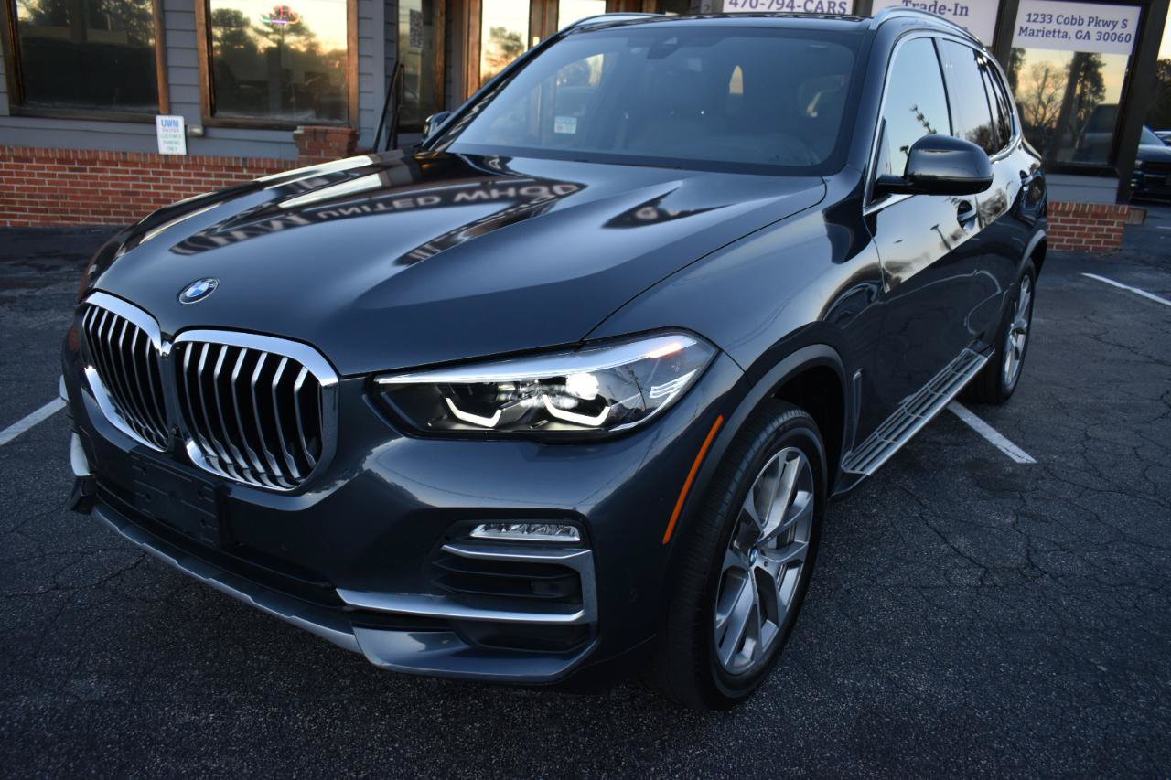 Used 2019 BMW X5 xDrive50i w/ Parking Assistance Package AWD/4WD image 2