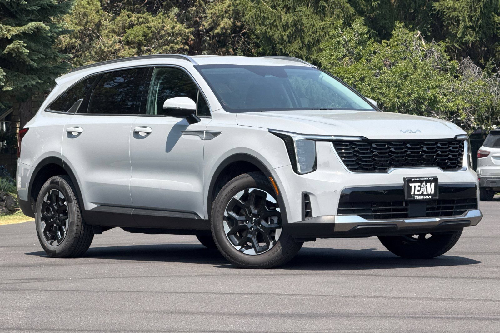 Used 2025 Kia Sorento S AWD/4WD image 2