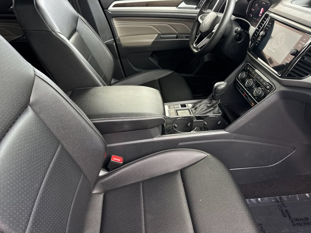 Used 2023 Volkswagen Atlas SE w/ Panoramic Sunroof Package FWD image 16