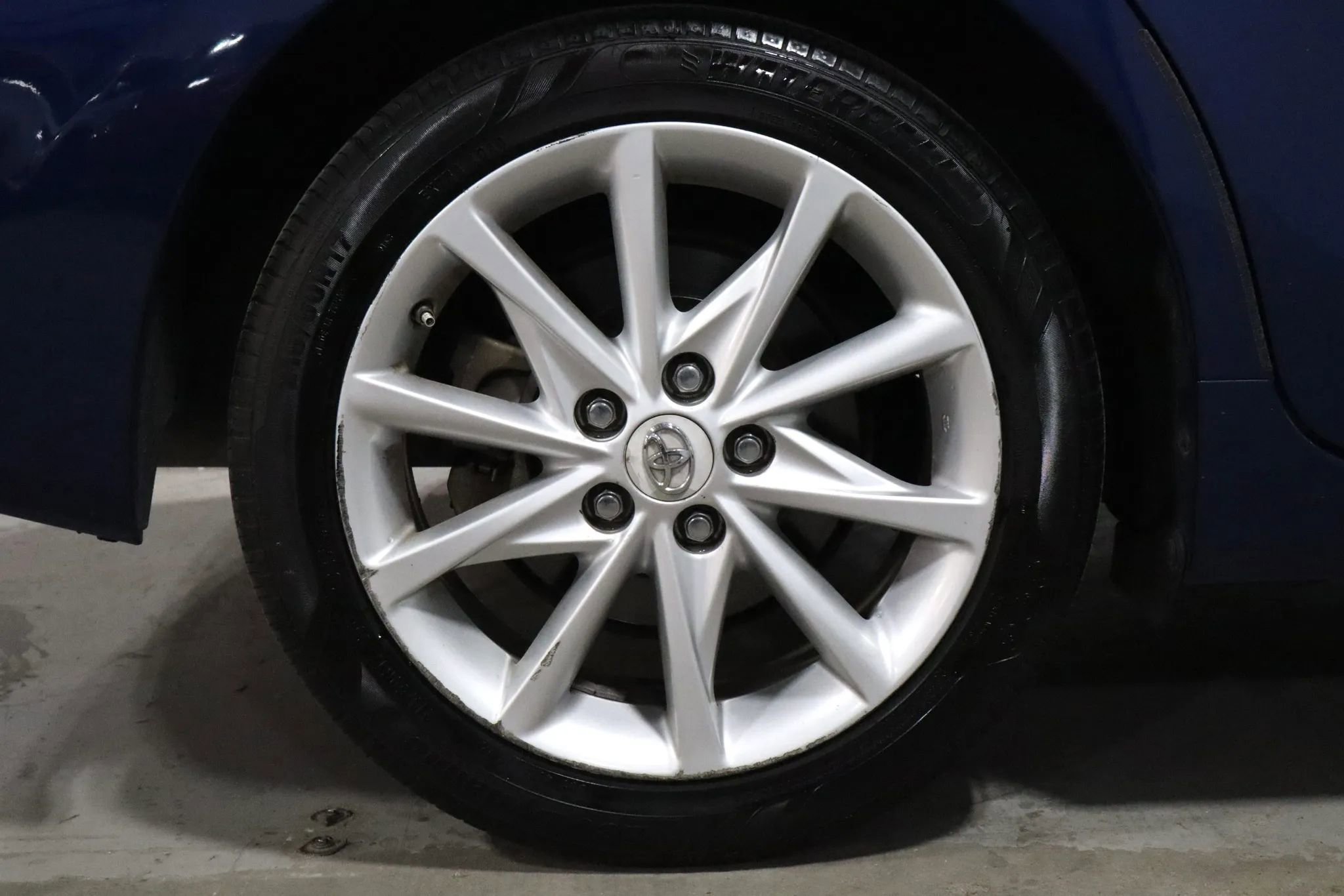 Used 2012 Toyota Prius V Five image 4