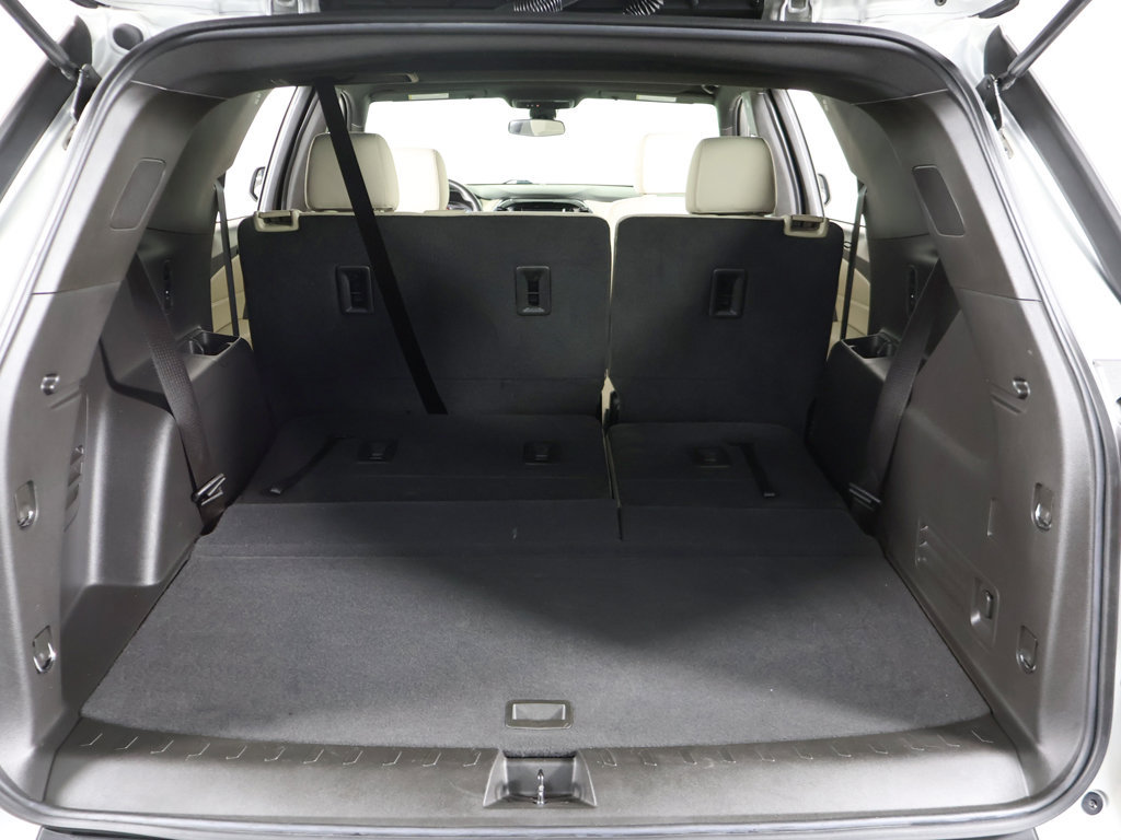 Used 2022 Chevrolet Traverse LS AWD/4WD image 19