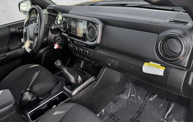Used 2017 Toyota Tacoma TRD Off-Road w/ Premium & Technology Package image 19
