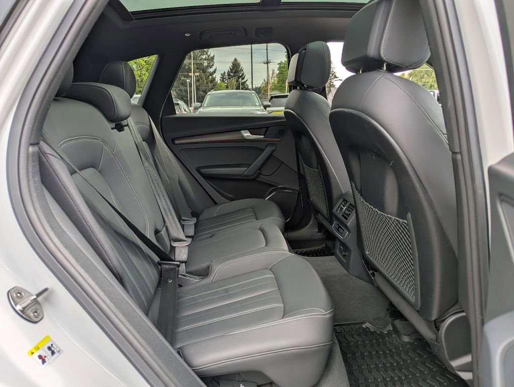 Used 2023 Audi Q5 2.0T Premium w/ Convenience Package AWD/4WD image 34