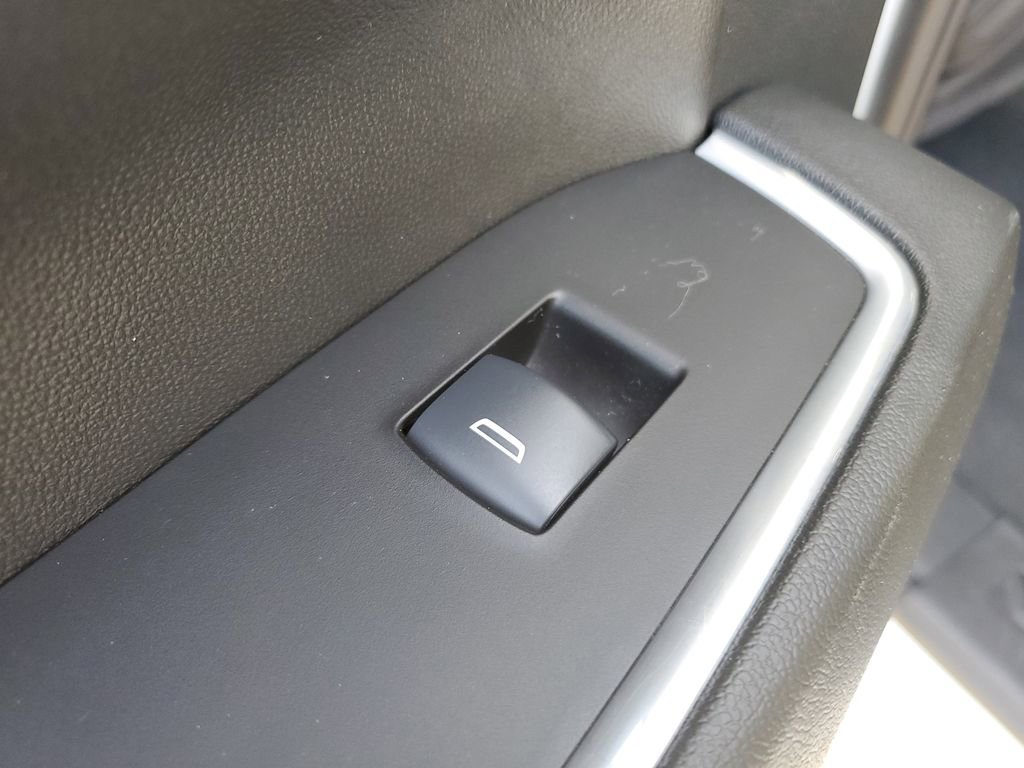 Used 2025 Chevrolet Silverado 1500 LT image 16