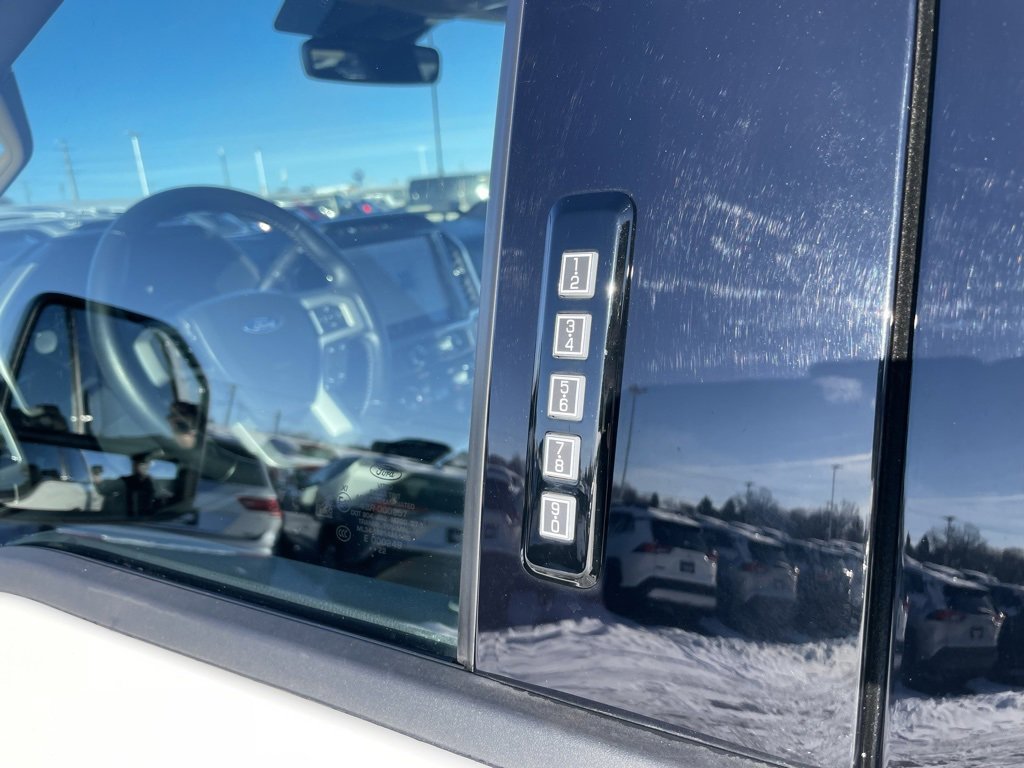 Used 2022 Ford F250 Lariat w/ Chrome Package image 63