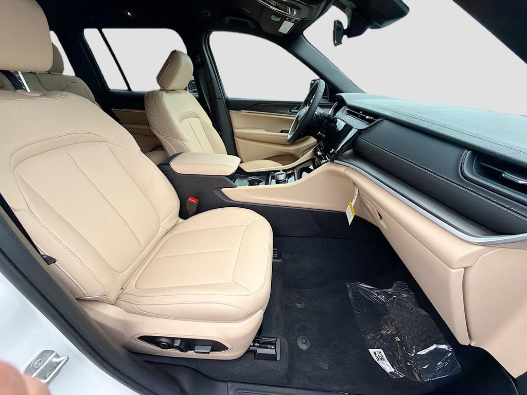 New 2026 Jeep Grand Cherokee Limited AWD/4WD image 14