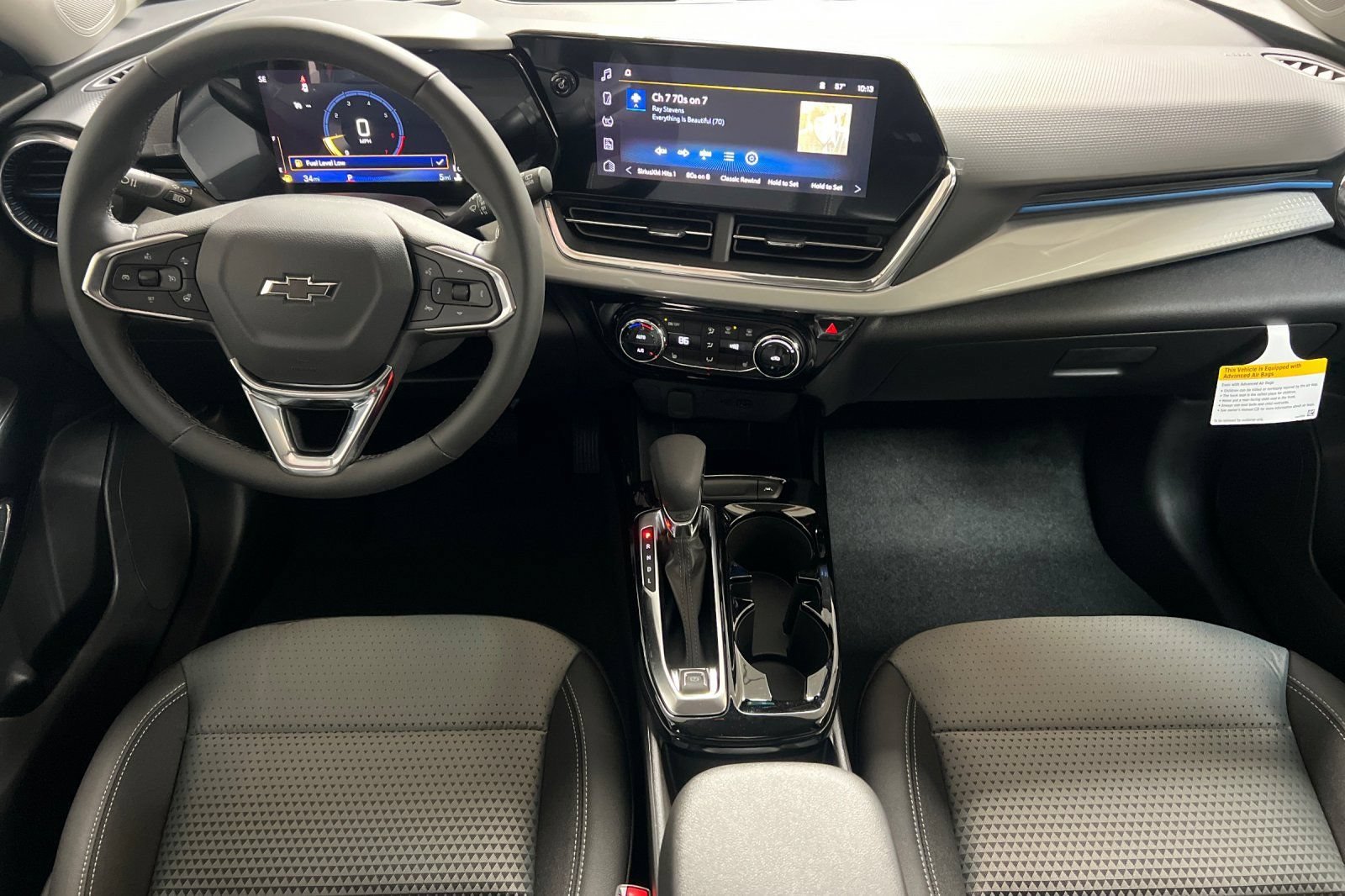 New 2026 Chevrolet Trax LT w/ Midnight Edition FWD image 13