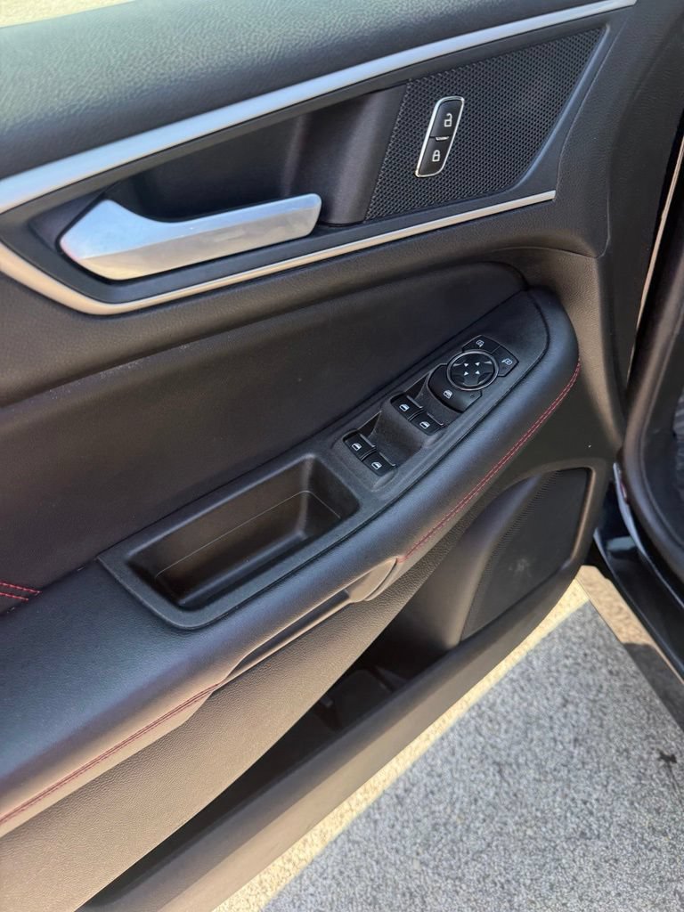Used 2024 Ford Edge ST-Line AWD/4WD image 11