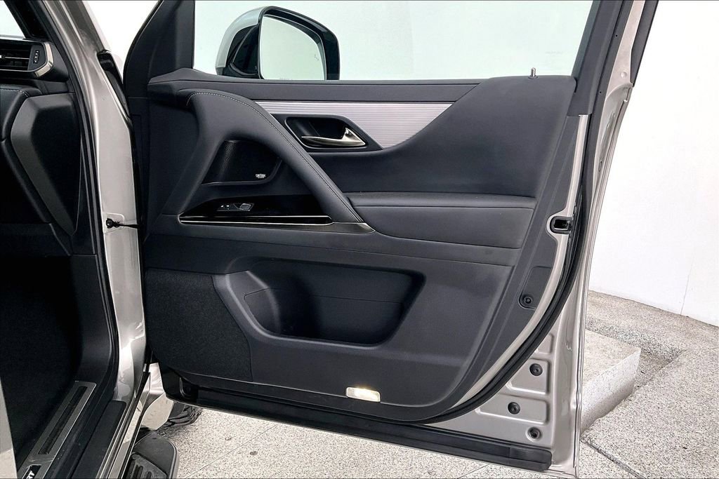 Used 2025 Lexus LX 700h F Sport image 26