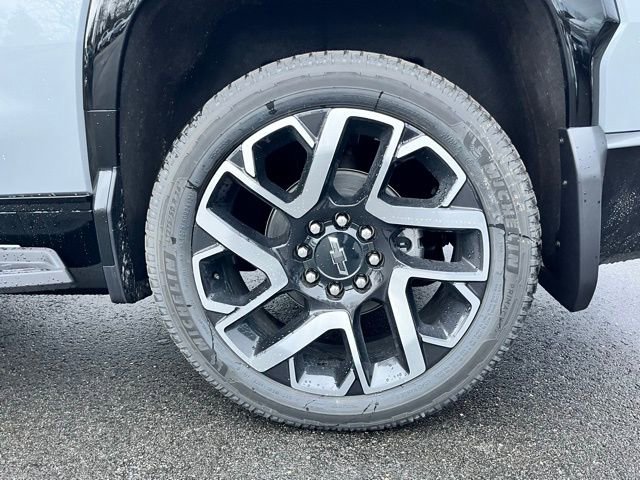 New 2025 Chevrolet Silverado EV RST image 12