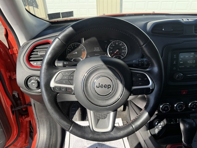 Used 2017 Jeep Renegade Trailhawk image 14