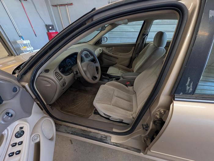 Used 2002 Oldsmobile Alero GL FWD image 20
