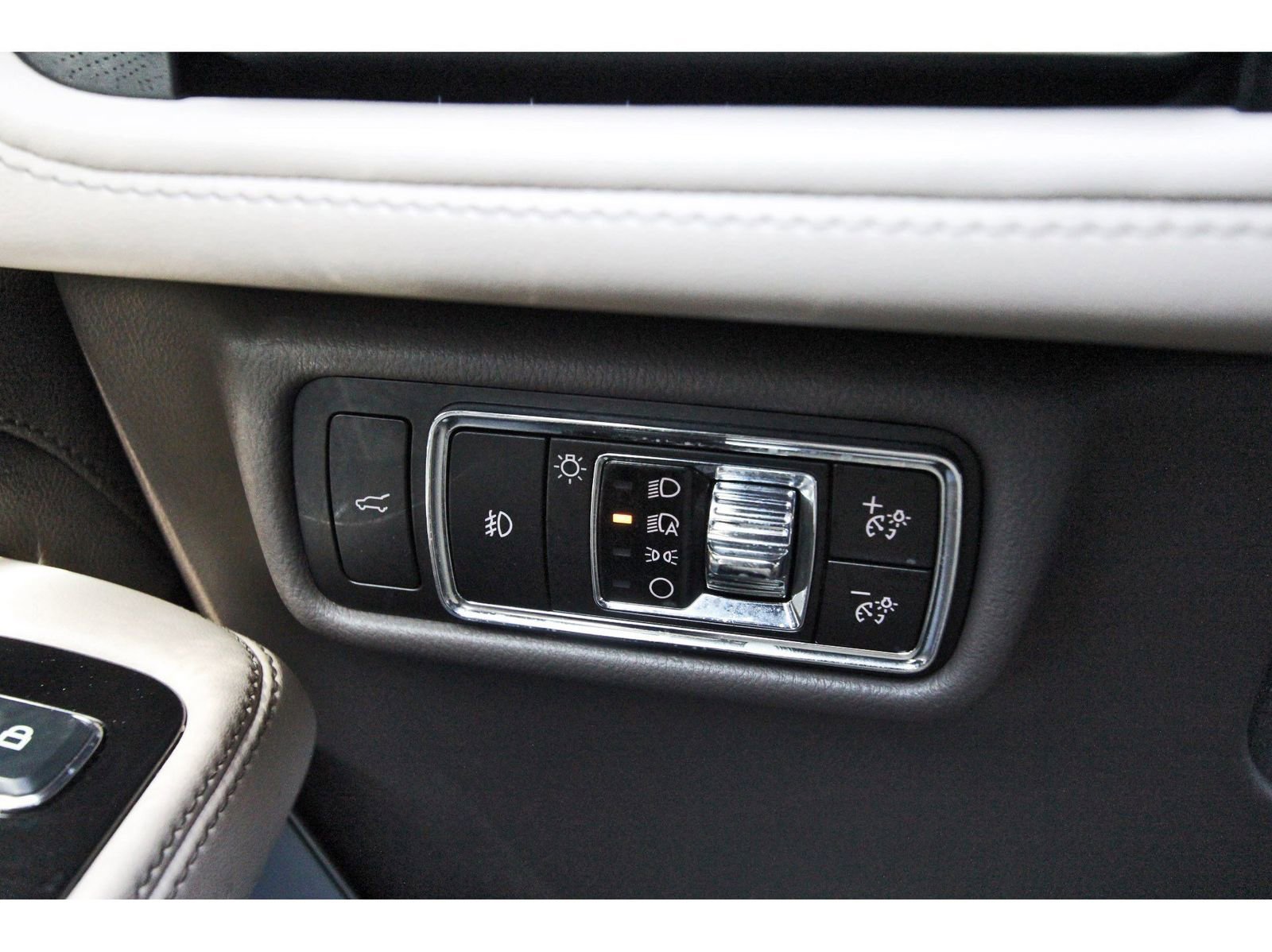 Used 2023 Lincoln Aviator Reserve w/ Equipment Group 201A image 18