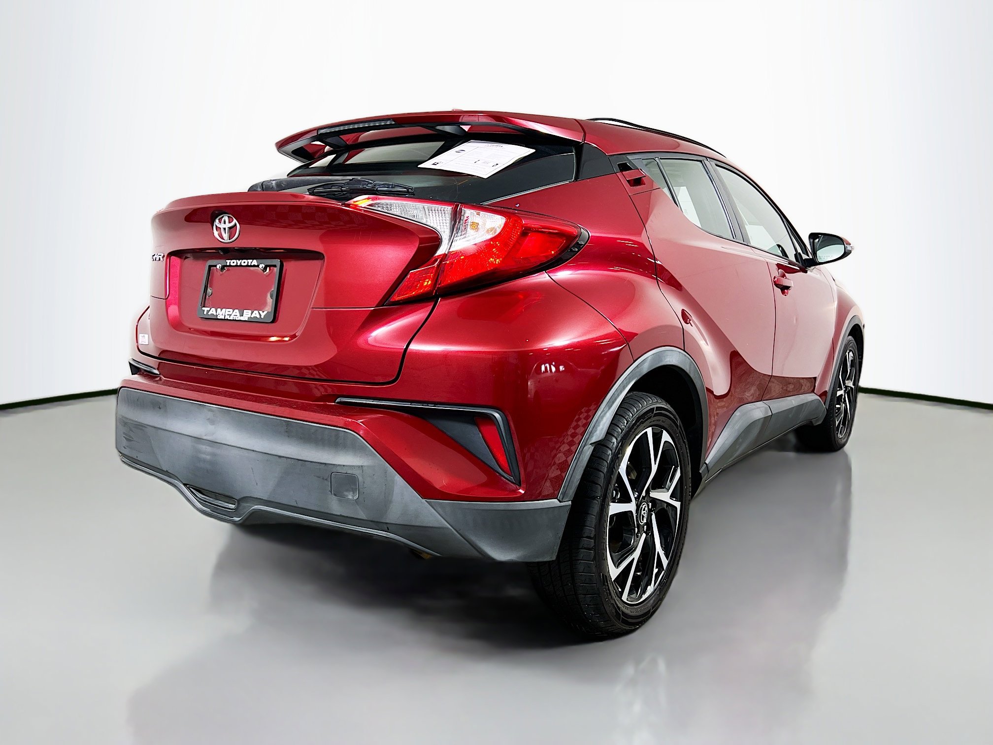 Used 2018 Toyota C-HR XLE image 4