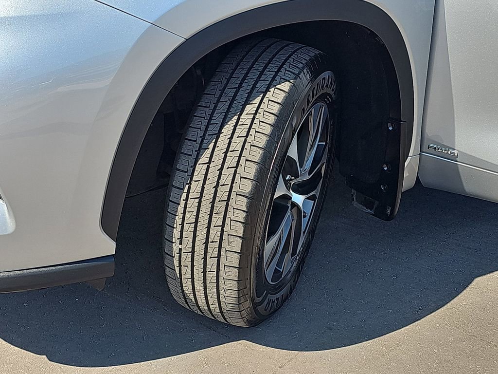 Used 2020 Toyota Highlander XLE image 37