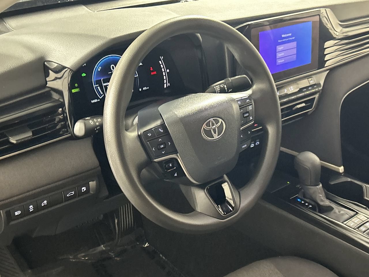 Used 2025 Toyota Camry LE FWD image 14