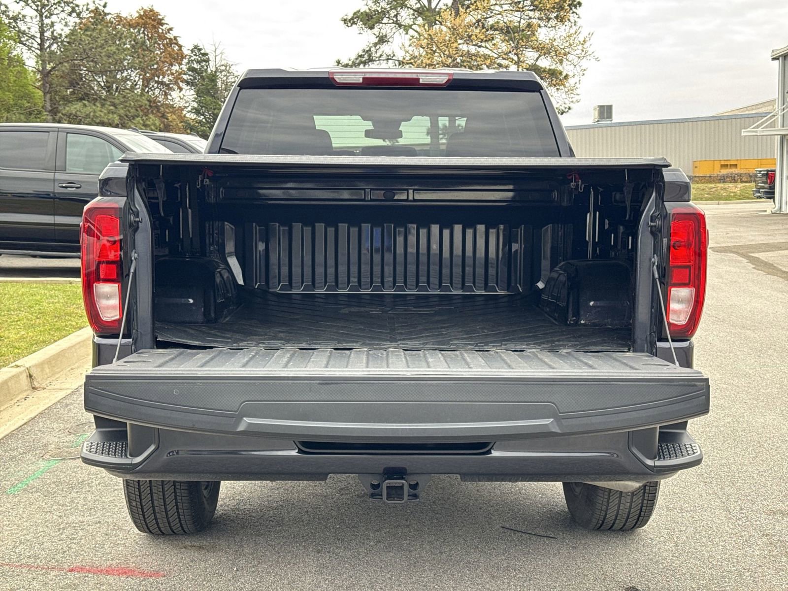 Used 2025 GMC Sierra 1500 Elevation image 32