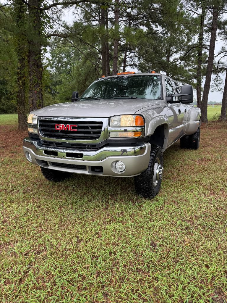 Used 2007 GMC Sierra 3500 SLT w/ Heavy-Duty Power Package AWD/4WD image 3