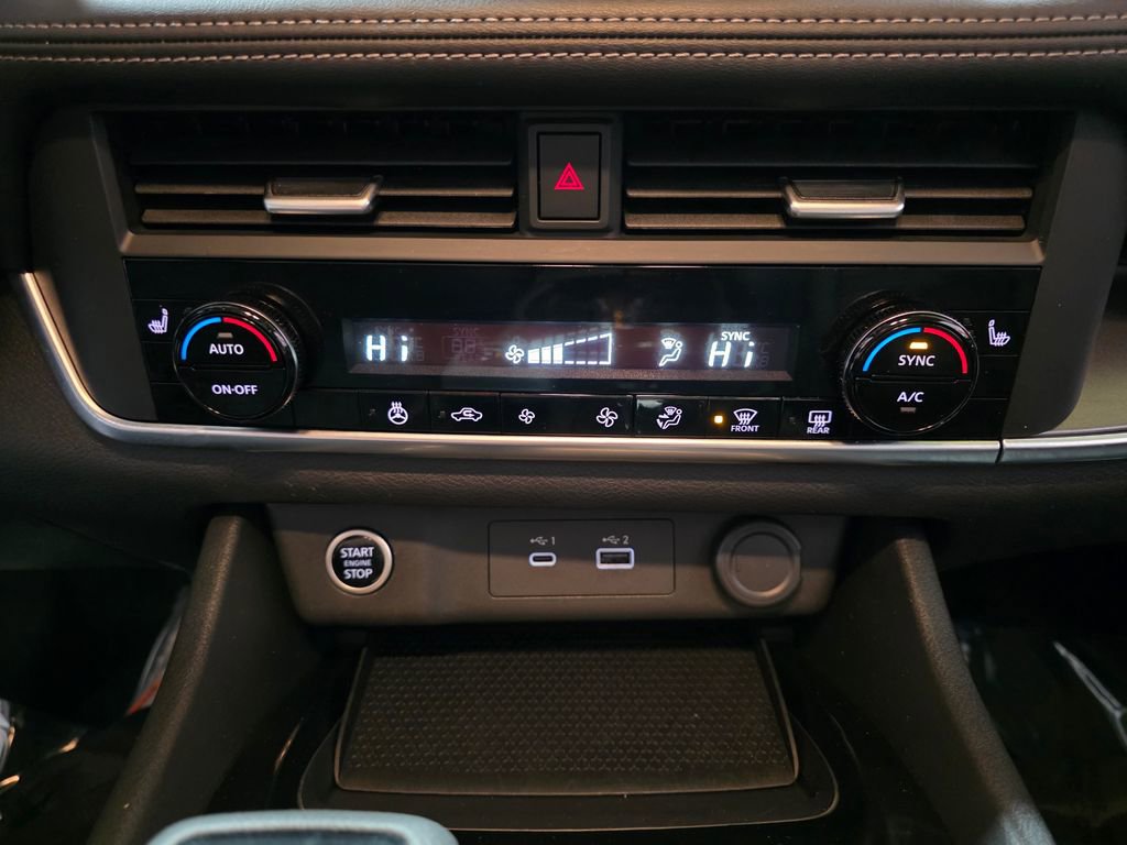 Used 2023 Nissan Rogue SV w/ SV Premium B Package image 23