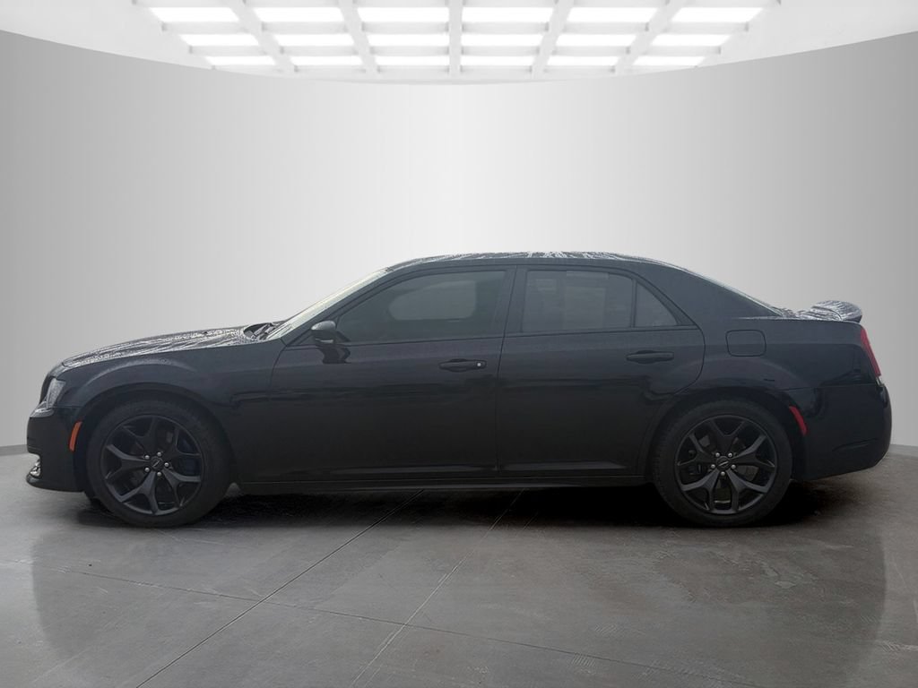 Used 2021 Chrysler 300 S w/ S Model Appearance Package RWD image 7