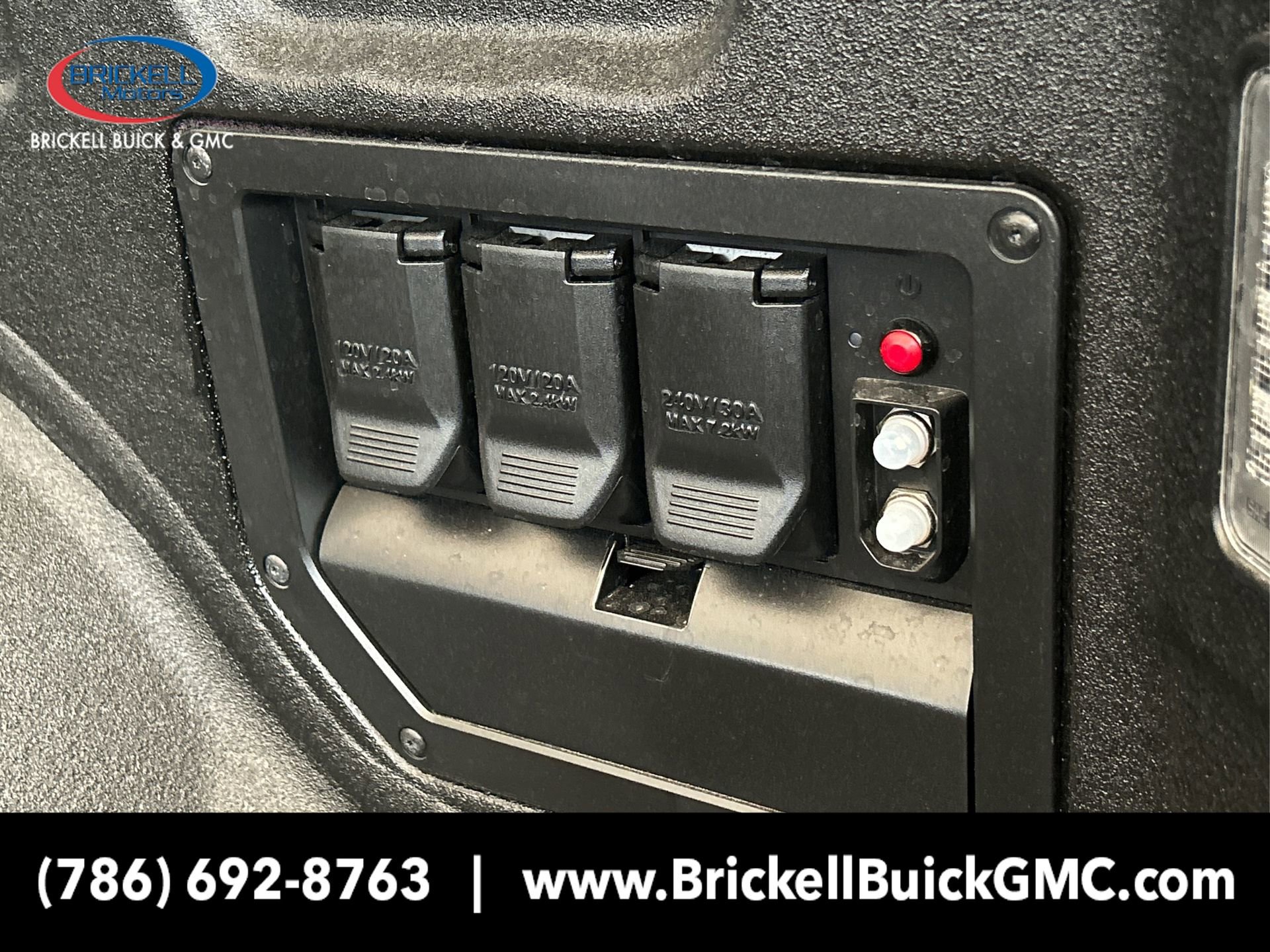 New 2025 GMC Sierra EV Denali image 16