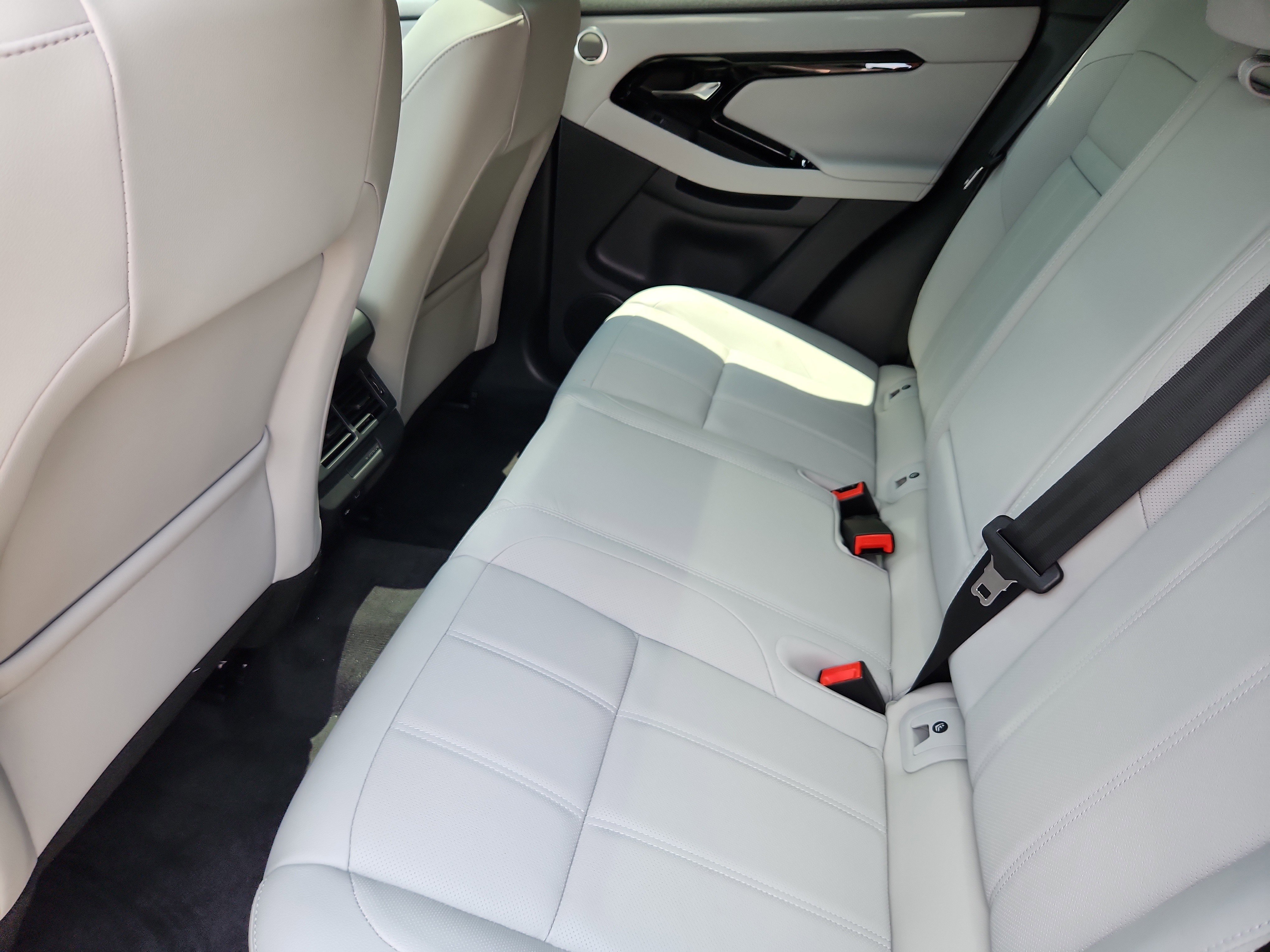 New 2026 Land Rover Range Rover Evoque S image 5