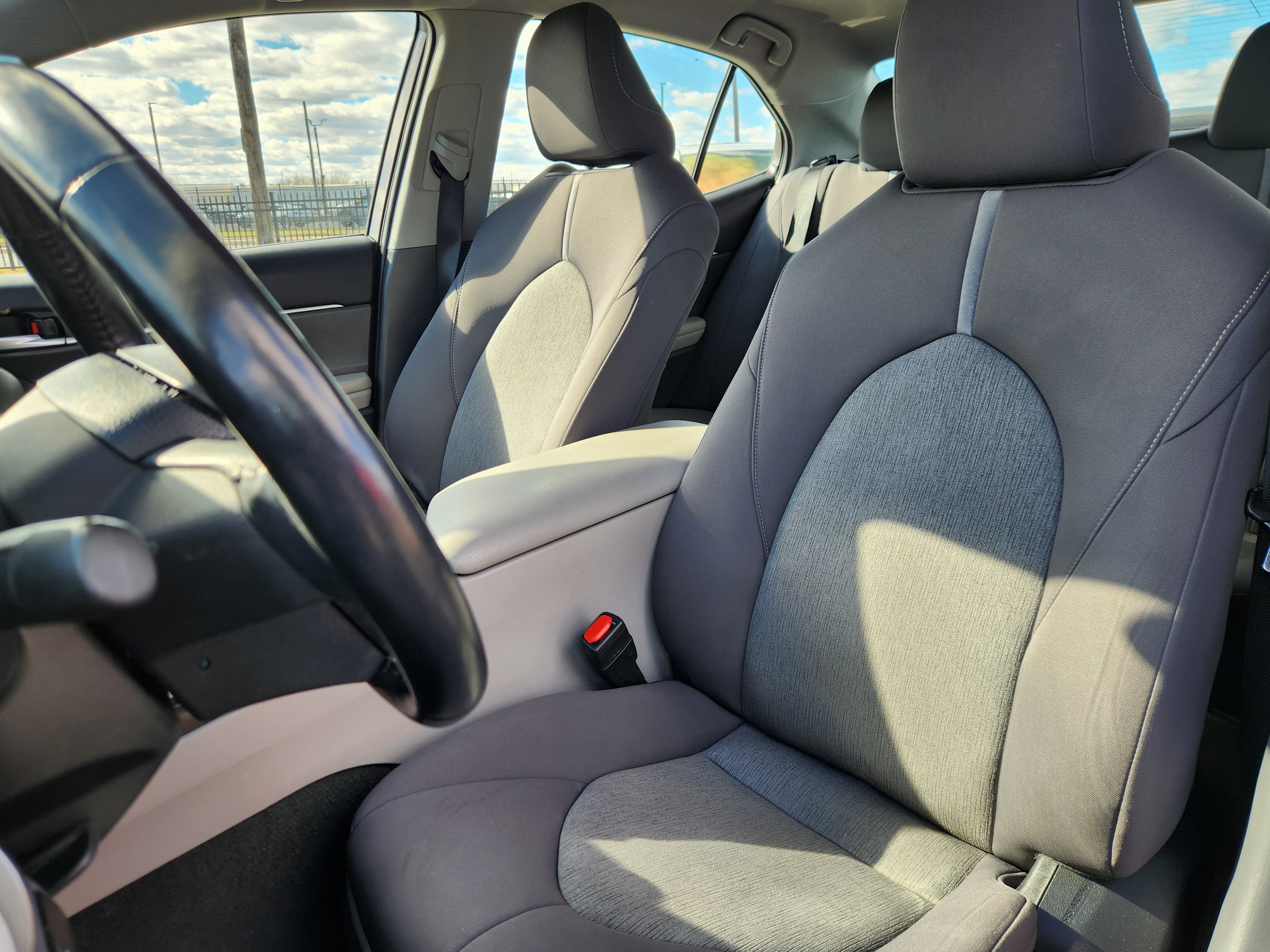 Used 2023 Toyota Camry LE image 7