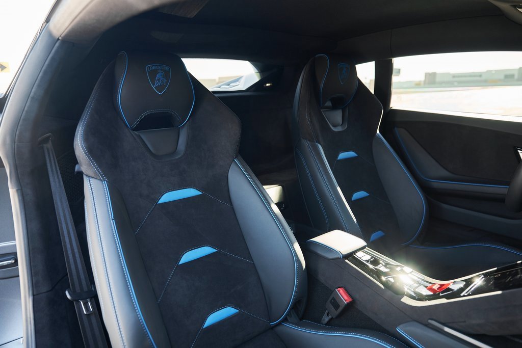 Used 2023 Lamborghini Huracan Tecnica image 36