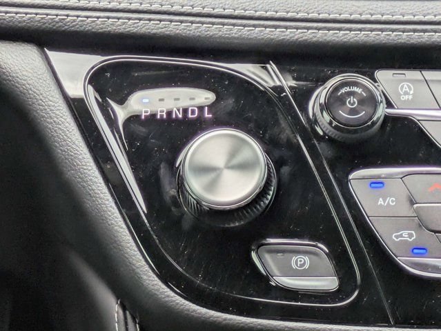 New 2027 Chrysler Pacifica Limited FWD image 21